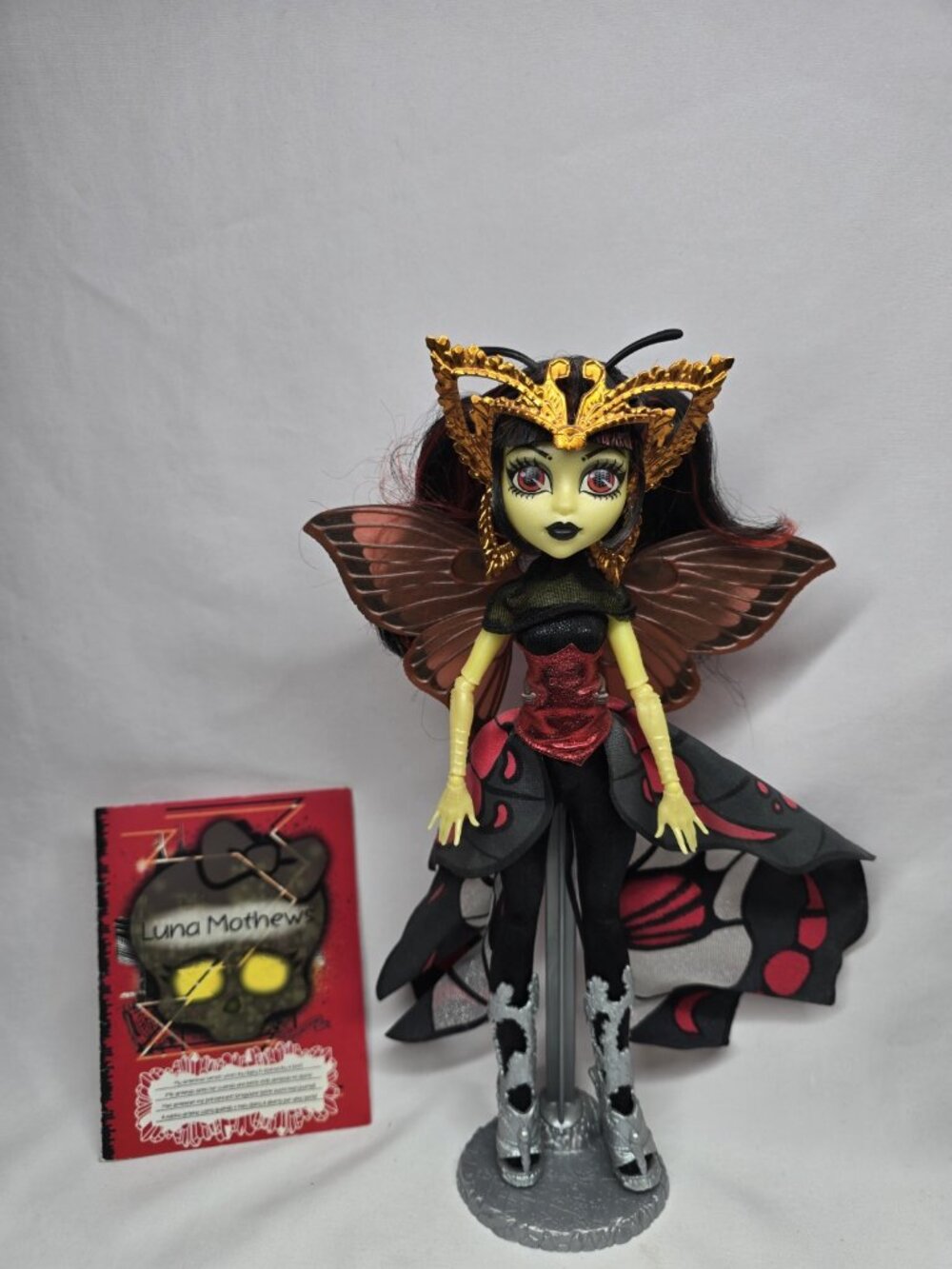 Monster High Boo York Gala Ghoulfriends Luna Mothews Doll With Outfit And More - Picture 2 of 10